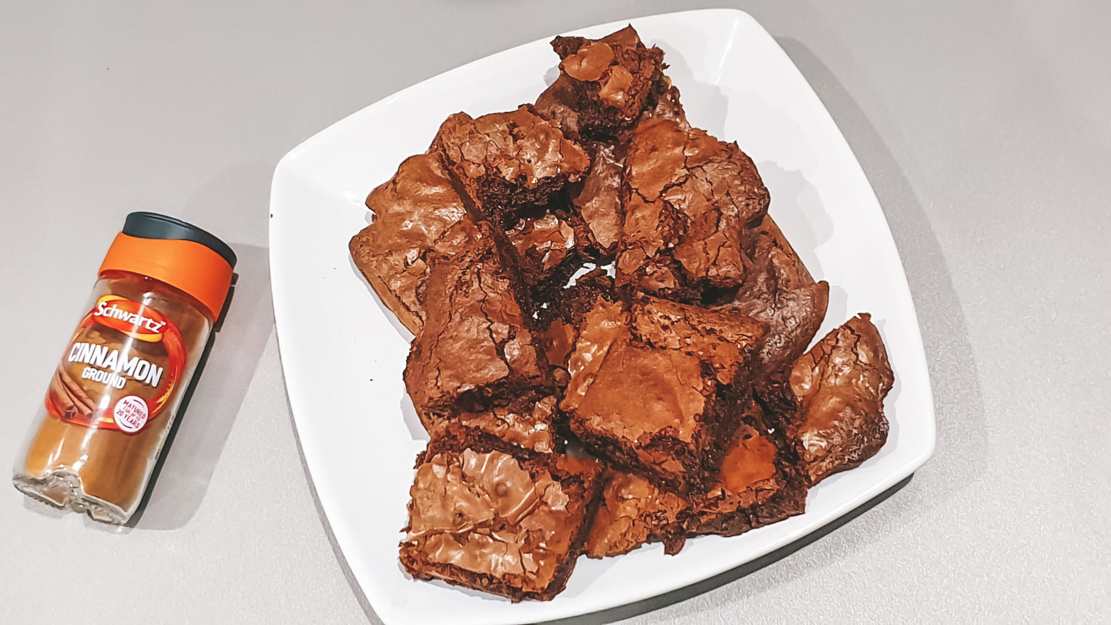 The best cinnamon brownies recipe out there*